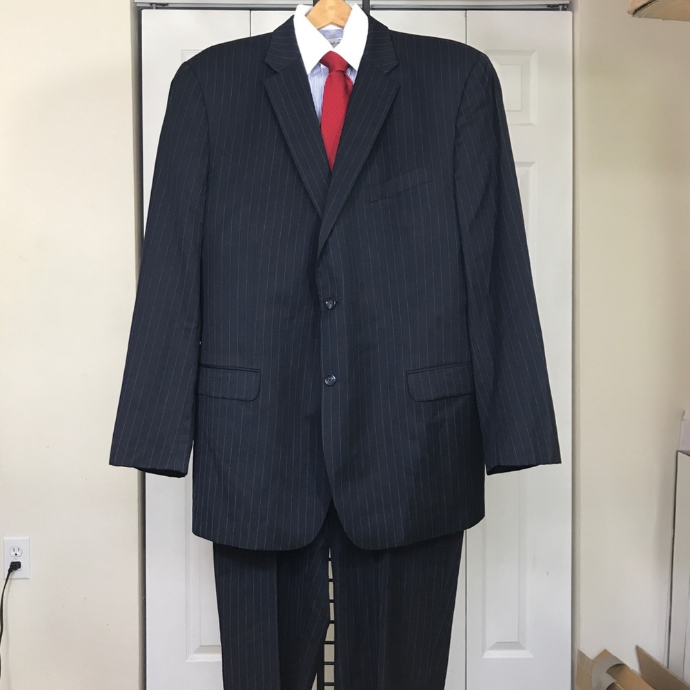 Jones New York 48L pin stripe suit navy blue 40x29